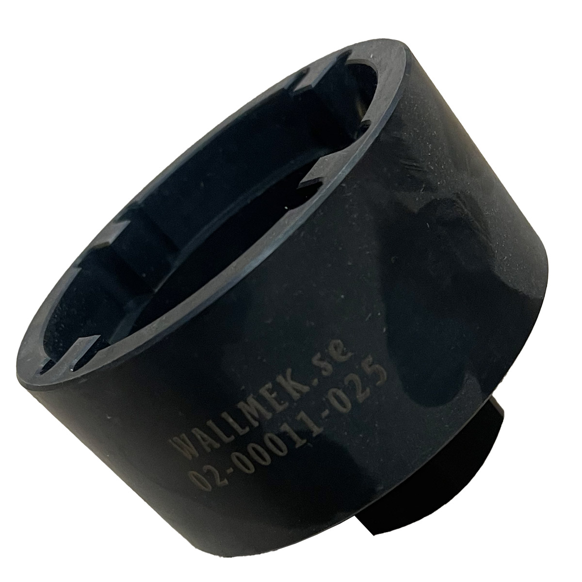 Reinforced socket for dismantling on the Iveco Daily 35